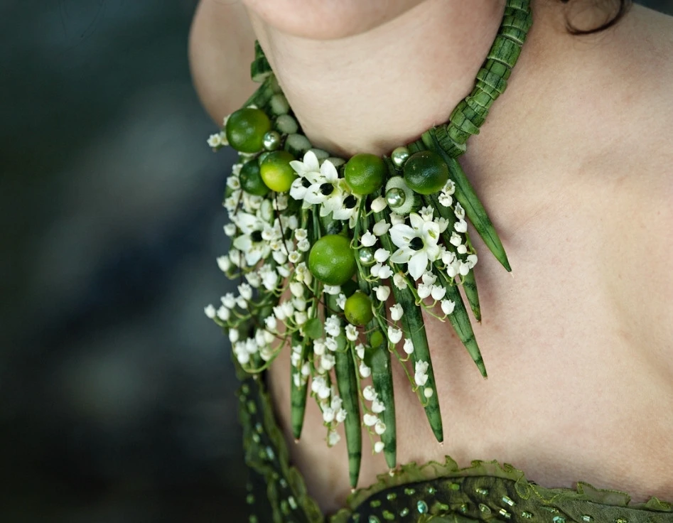 Floral jewelry by Pirjo Koppi